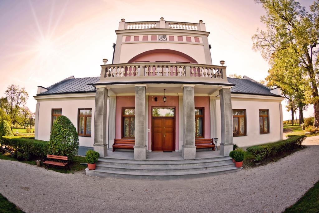 Agropark - Dworek Pod Lipa Sobków Extérieur photo